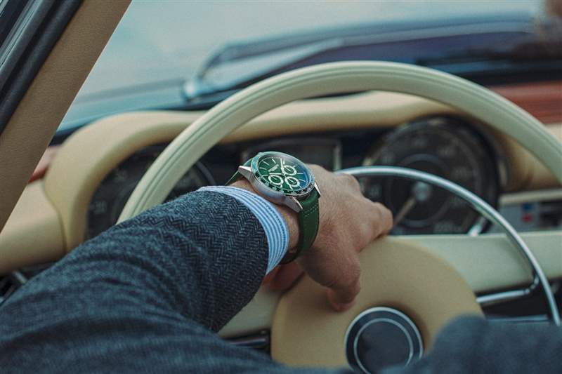 Raymond Weil佩戴Freelancer7741綠色計(jì)時(shí)腕表-復(fù)刻表