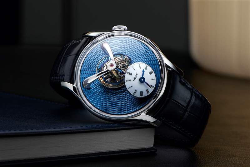 MB&F 球面玻璃Legacy Machine Thunderdome陀飛輪腕表-復(fù)刻表