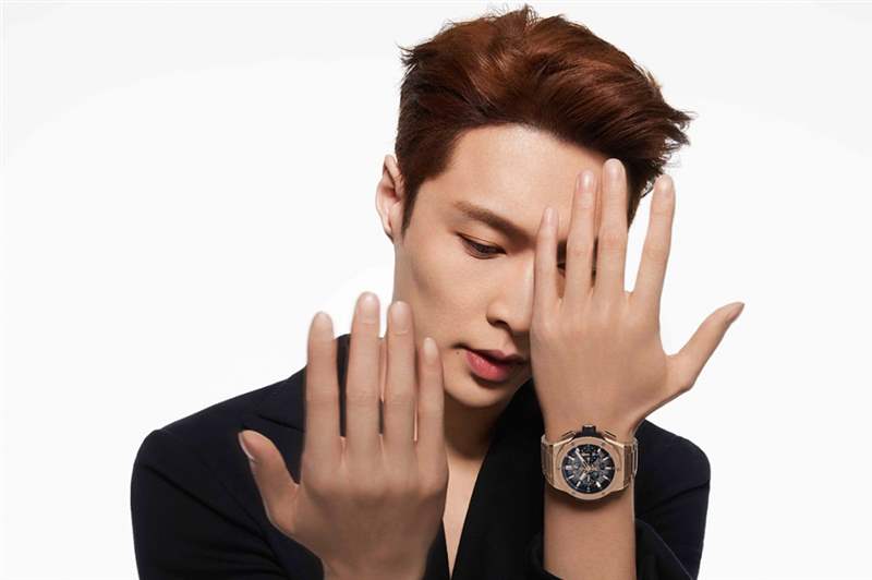 張藝興成為宇舶恒寶代言人親身演繹Big Bang Integral King Gold 42mm-復刻表