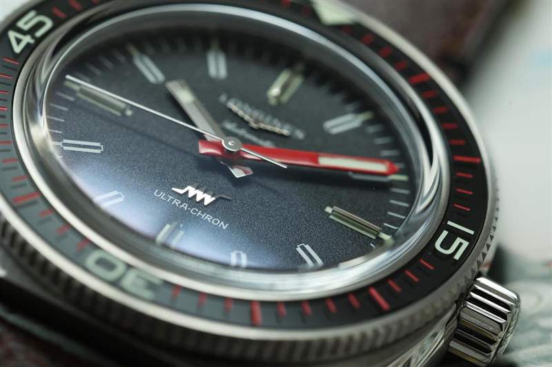 重新踏入高振頻世界！浪琴發(fā)表全新Ultra-Chron超級(jí)天文臺(tái)腕表-復(fù)刻表