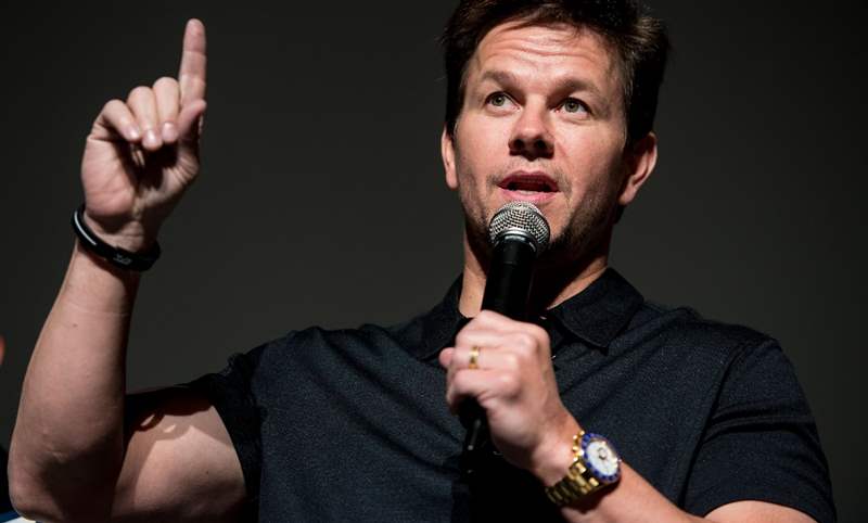 【名人表盒】馬克華伯格的肌情壯臂與閃亮表藏-復刻表