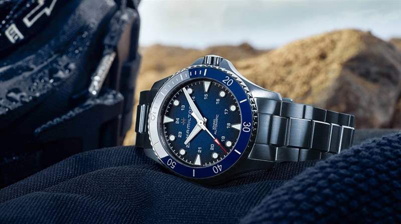 哈密爾頓卡其色海軍水肺潛水-百年靈超級計時腕表 B01 44-復刻表