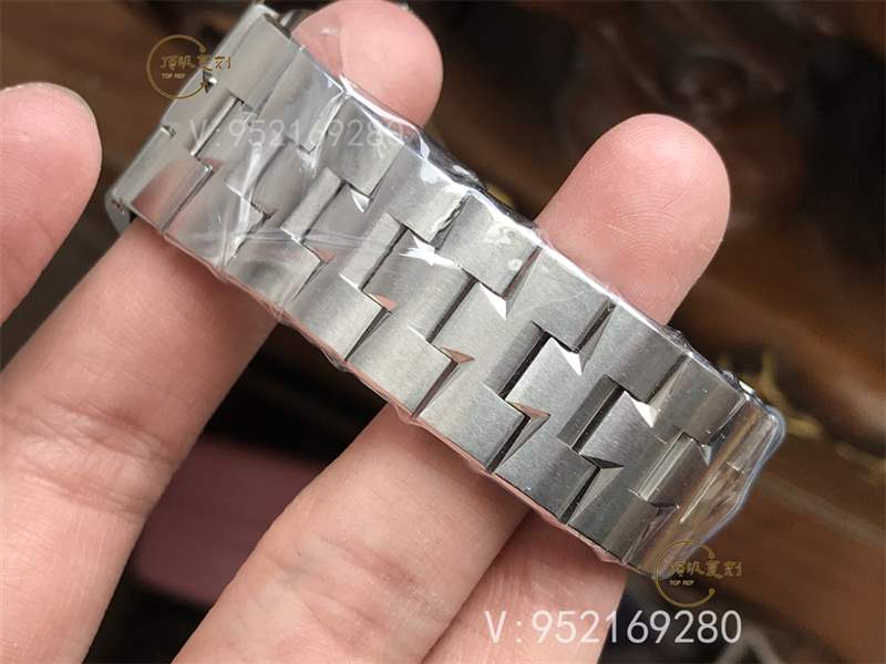 XF廠VC江詩丹頓縱橫四海2000V海外超薄復(fù)刻表騷藍盤做工怎么樣-復(fù)刻表