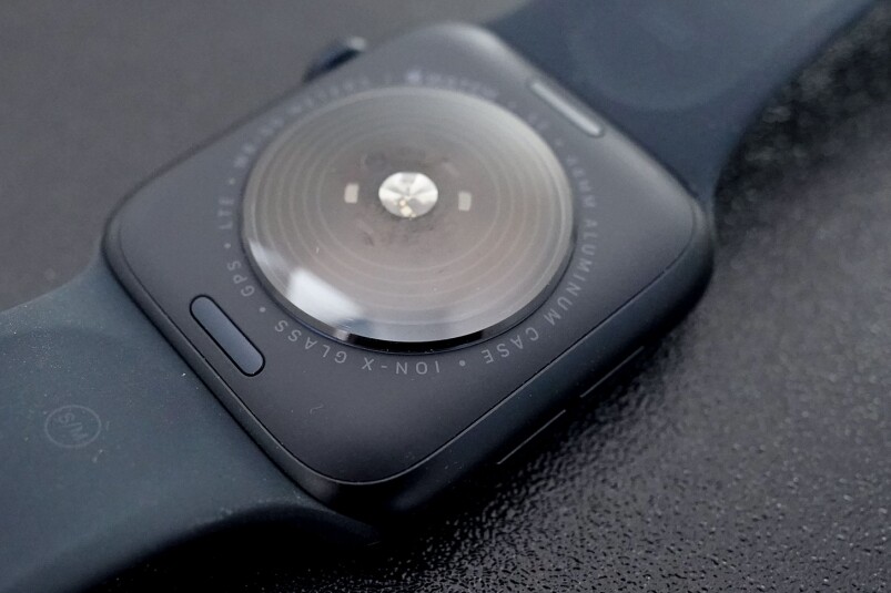 Apple Watch Series 8／SE開(kāi)箱近賞細(xì)節(jié)及了解全新功能！Series 8 vs SE買(mǎi)邊只好？-復(fù)刻表