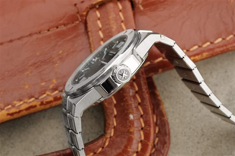 正在推出蕭邦宣布一只新的綠色高山鷹-復(fù)刻表