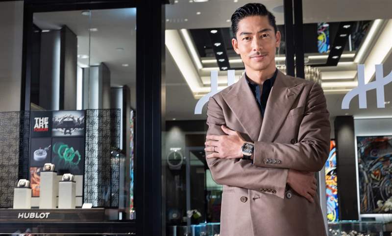 高階運(yùn)動(dòng)方表這樣搭，怎一個(gè)瀟灑了得｜Hublot Square Bang Unico計(jì)時(shí)碼表-復(fù)刻表