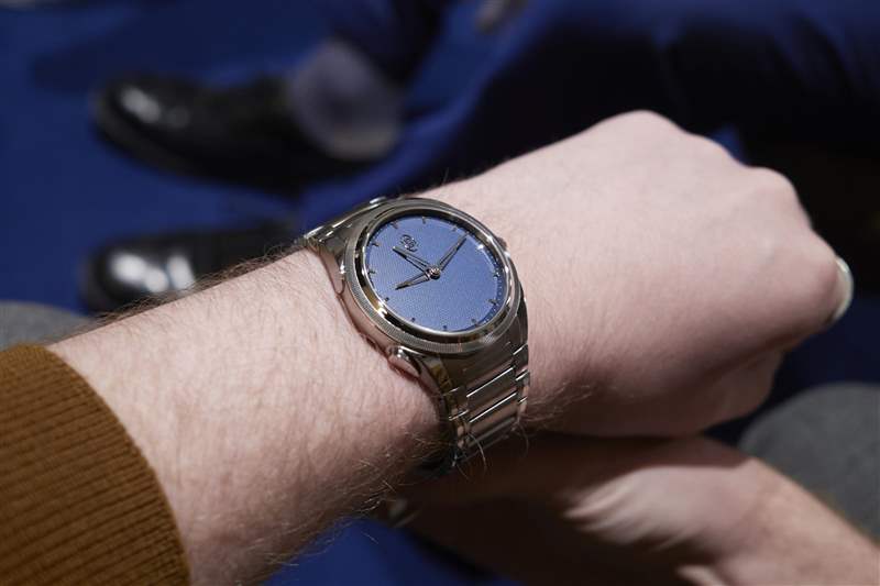 動(dòng)手帕瑪強(qiáng)尼的新Tonda PF GMT Rattrapante是今年的輕描淡寫-復(fù)刻表