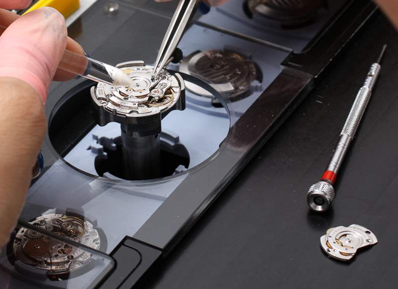 推動(dòng)內(nèi)部機(jī)芯如何破壞現(xiàn)代奢侈手表行業(yè)-復(fù)刻表
