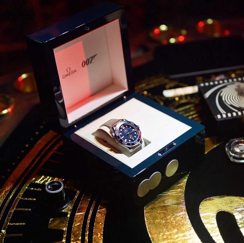 60周年版海馬潛水300米腕表 Daniel Craig現(xiàn)身Omega占士邦60周年慶祝活動!深入James Bond世界向經(jīng)典角色007致敬-復(fù)刻表