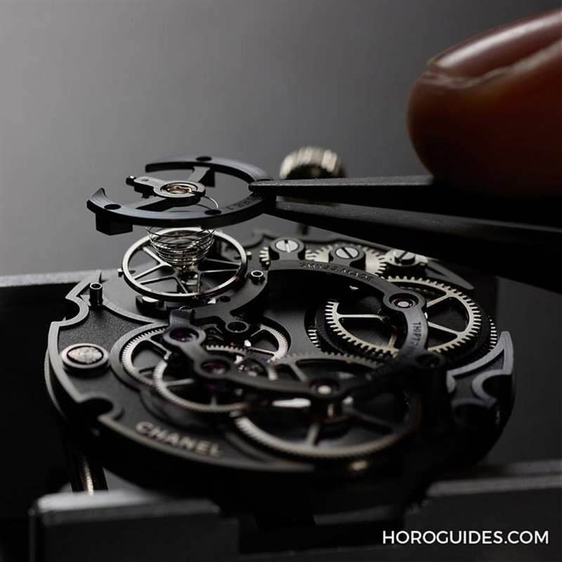 放膽想像！CHANEL高級(jí)制表所締造的那些前所未見(jiàn)-復(fù)刻表