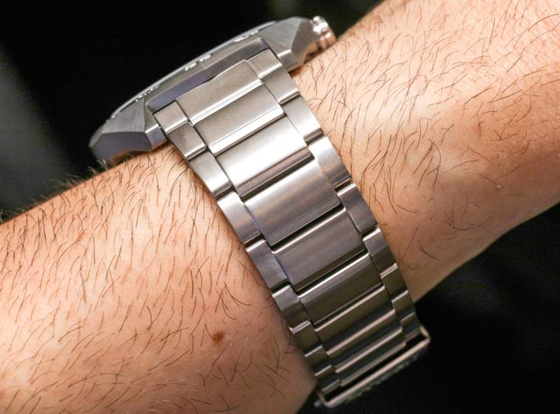 公民生態(tài)驅(qū)動超級鈦AW0060手表評論-復刻表