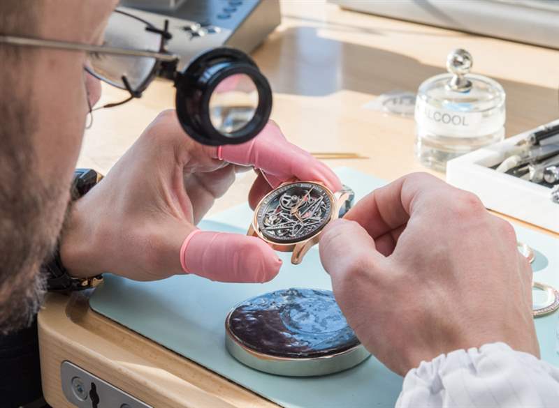 推動(dòng)內(nèi)部機(jī)芯如何破壞現(xiàn)代奢侈手表行業(yè)-復(fù)刻表