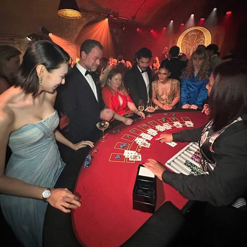 賭場 Daniel Craig現(xiàn)身Omega占士邦60周年慶祝活動!深入James Bond世界向經(jīng)典角色007致敬-復(fù)刻表