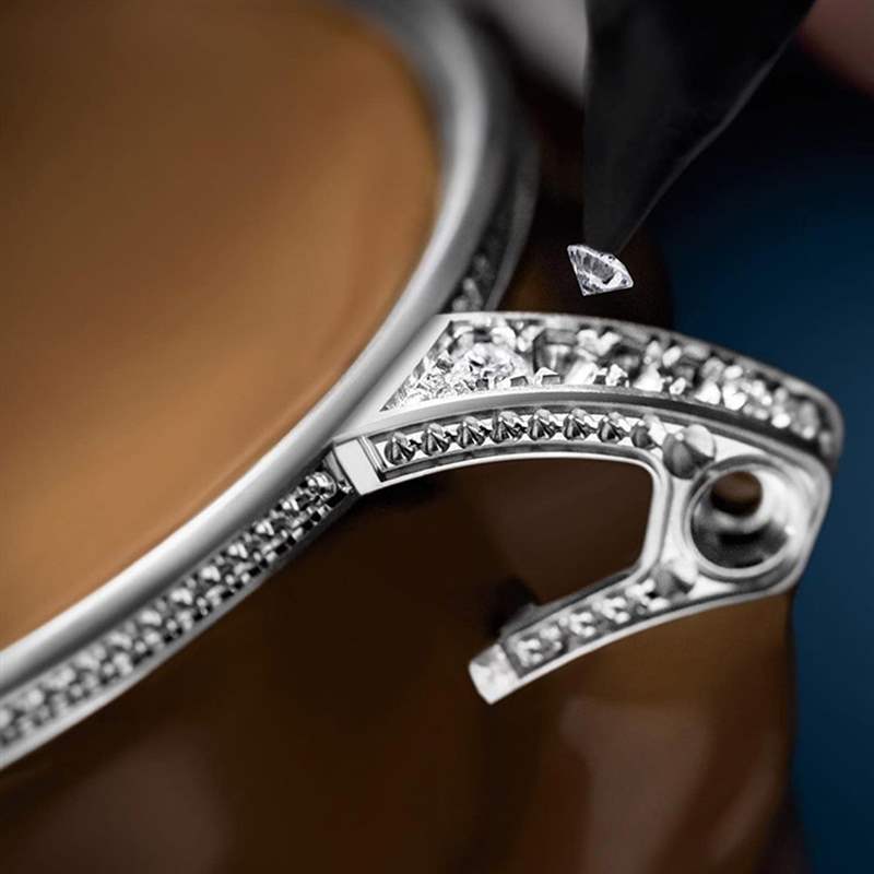 愛彼-多層次結構表殼鑲嵌、布局都滿懷細膩心思-復刻表