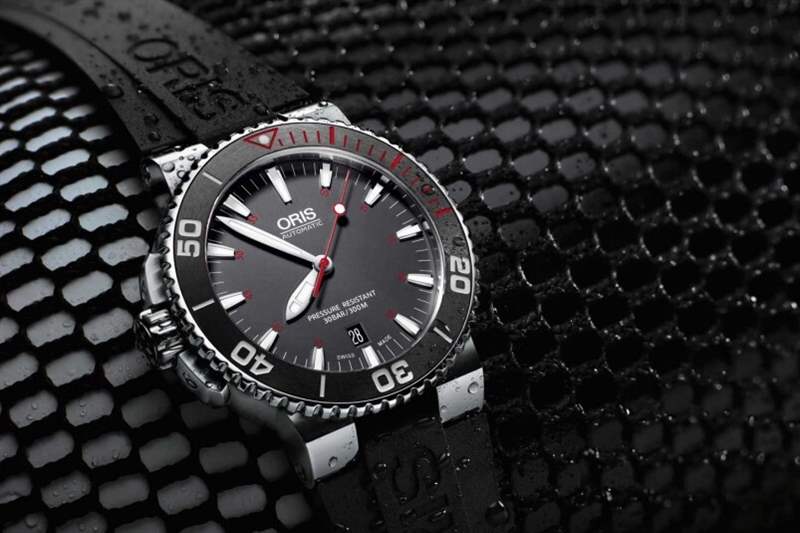 腕表冷知識｜什么是左手版腕表？表冠又點解喺左邊？-復刻表