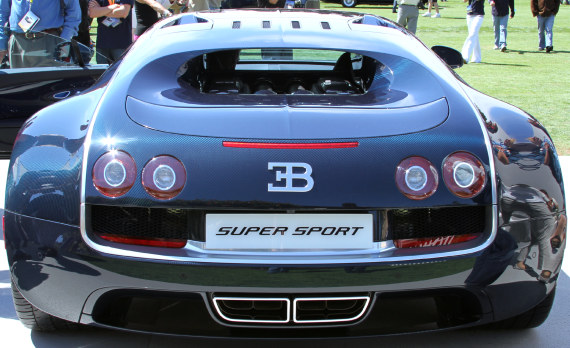 Bugatti Veyron Super Sport rear 帕瑪強(qiáng)尼布加迪超級運(yùn)動(dòng)手表-復(fù)刻表