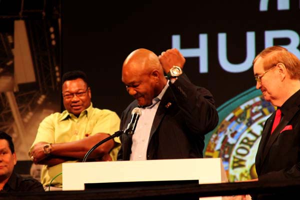 恒寶_12 拳擊傳奇的Hublot手表和拍賣會(huì)-復(fù)刻表