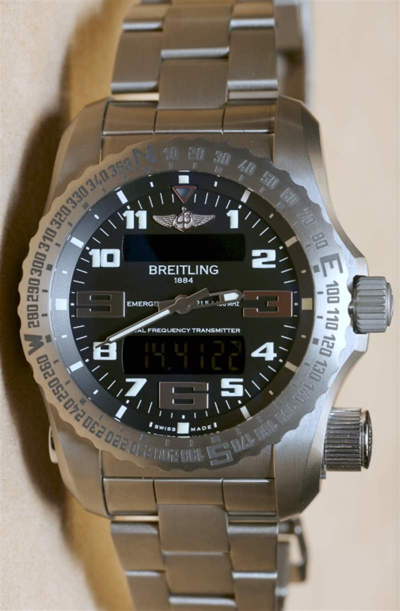 百年靈Emergency II動手實踐:腕表中真正的全球救援燈塔-復刻表