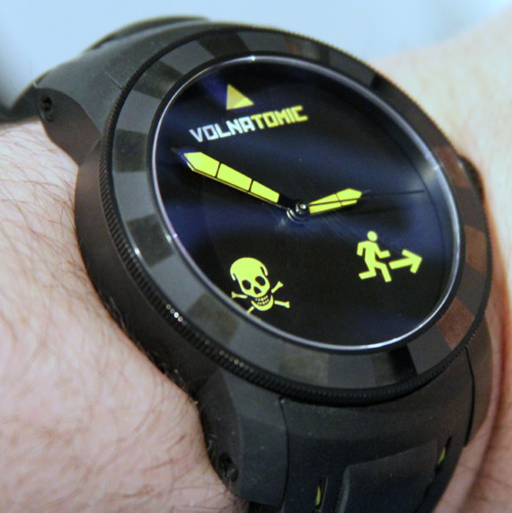 Volna Volntatomic Radioactive black watch Volna Volnatomic放射性藝術(shù)表盤的手表-復(fù)刻表