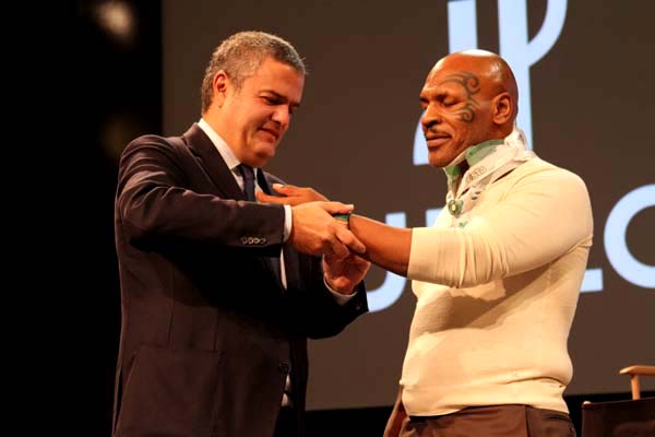 恒寶_14 拳擊傳奇的Hublot手表和拍賣會(huì)-復(fù)刻表