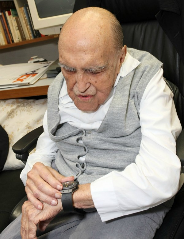 奧斯卡·內邁耶宇舶表 為建筑師奧斯卡·尼邁耶設計的Hublot Big Bang腕表-復刻表