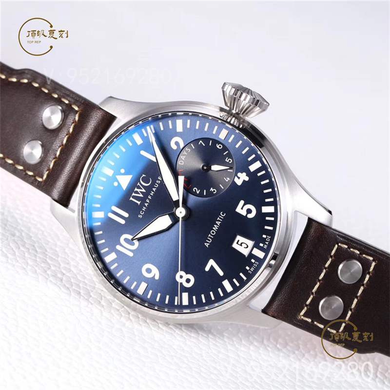 男人佩戴手表應該戴哪只手(高檔表戴錯很掉價)-復刻表