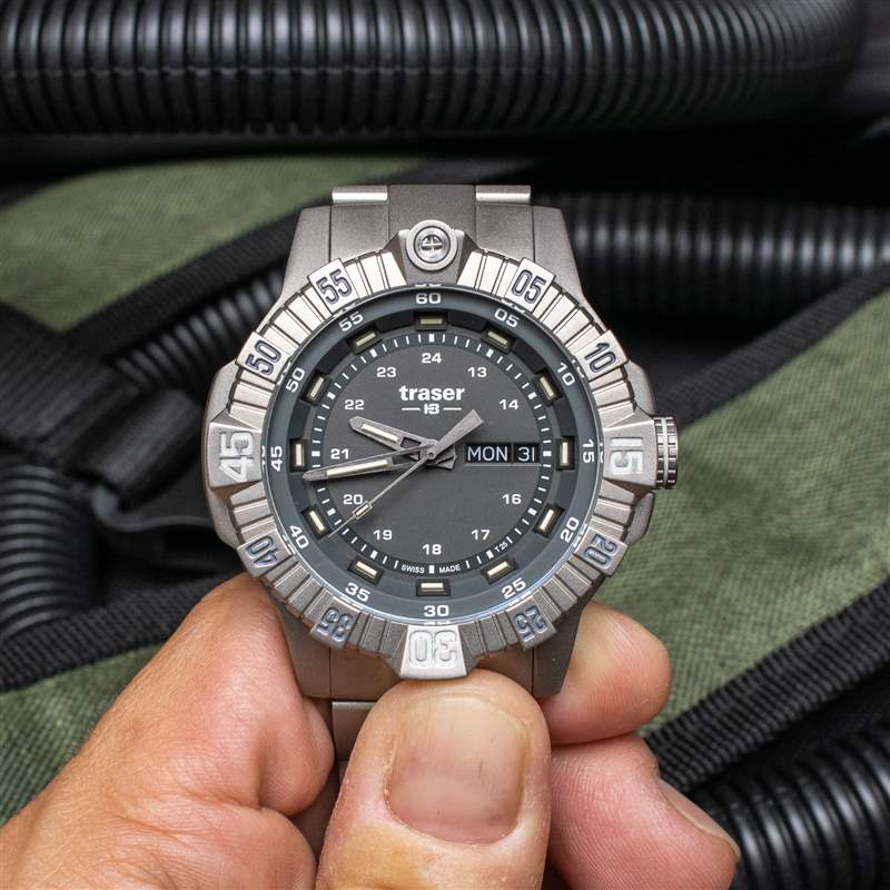 上手體驗:Traser P99 T戰(zhàn)術(shù)鈦金屬手表-復刻表