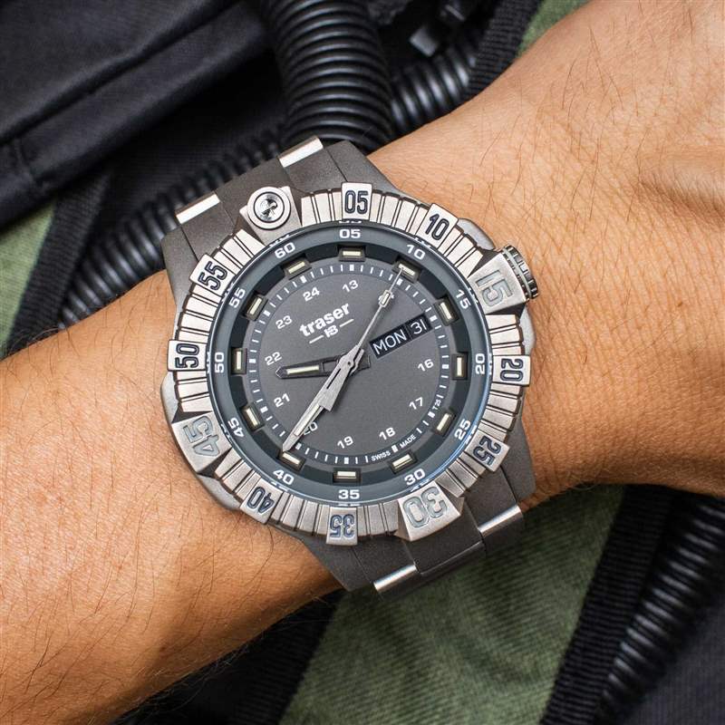 上手體驗:Traser P99 T戰(zhàn)術(shù)鈦金屬手表-復刻表