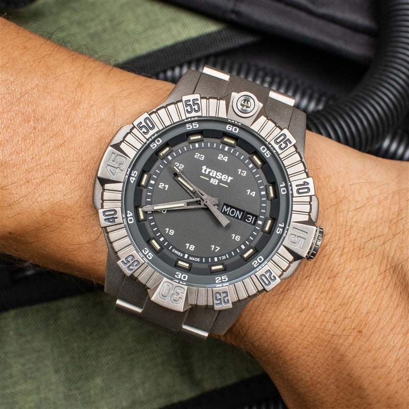 上手體驗:Traser P99 T戰(zhàn)術(shù)鈦金屬手表-復刻表