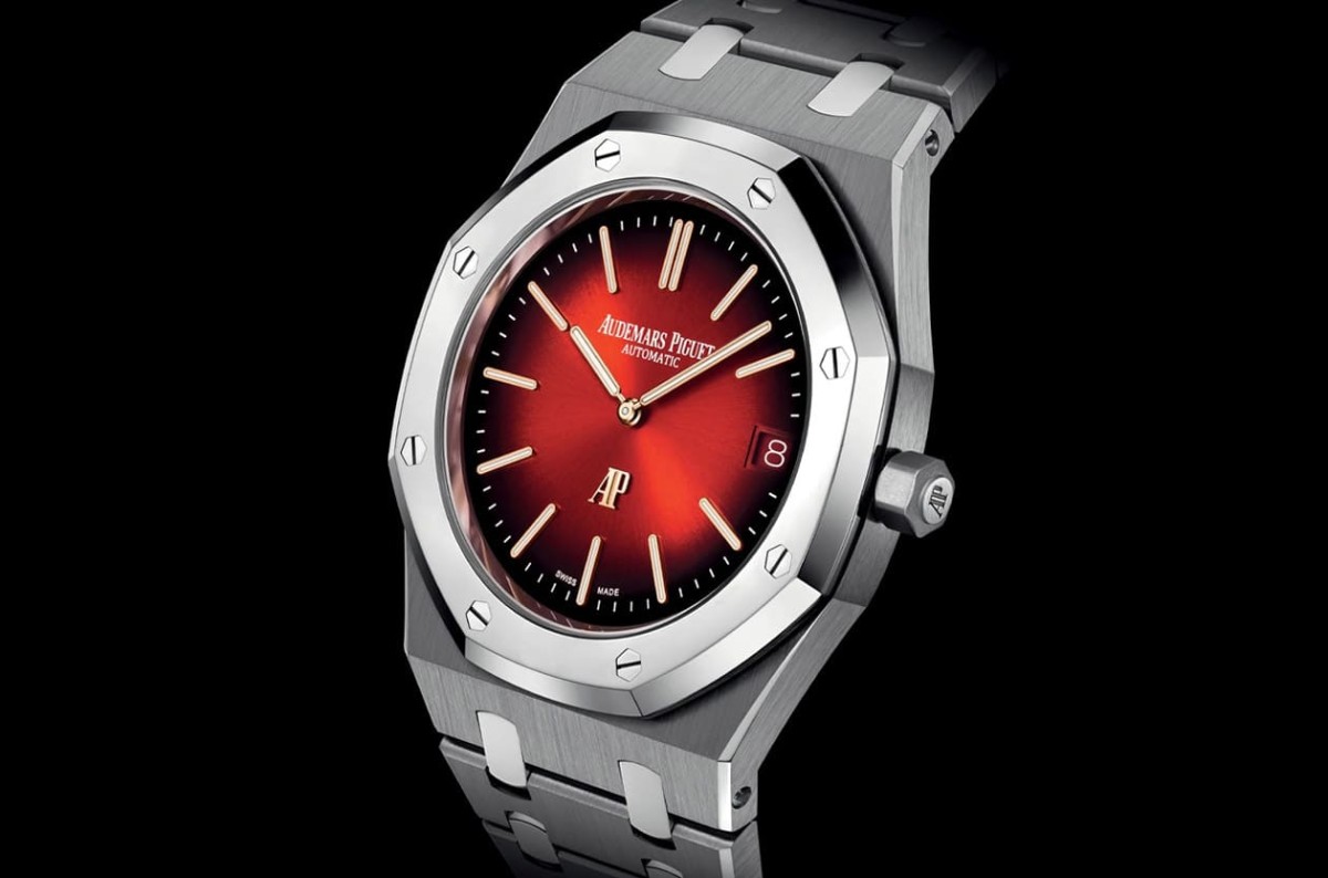 皇家橡樹Jumbo超薄表漸層紅面很吸睛連表殼材質(zhì)都有新組合-復(fù)刻表