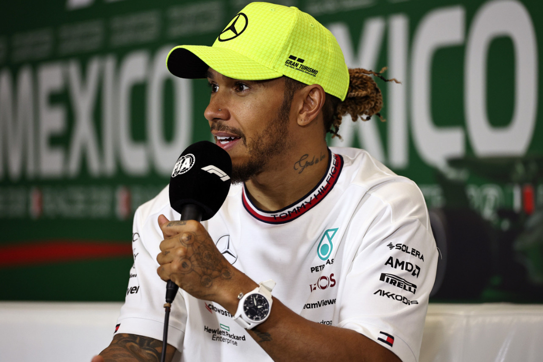 直擊！Lewis Hamilton佩戴IWC Top Gun「太浩湖」特別版亮相墨西哥大獎賽-復(fù)刻表